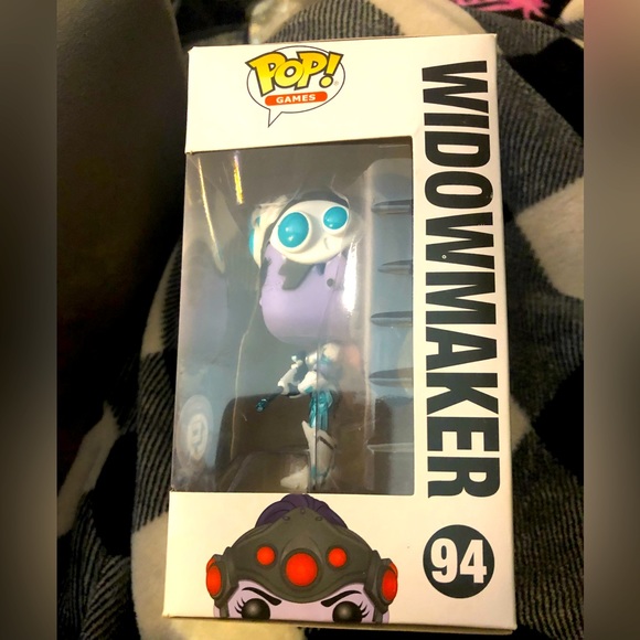 Funko POP Games Widowmaker Figurine - Picture 2 of 6